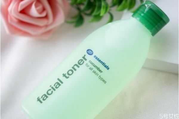 保湿水能代替爽肤水吗？可以用保湿爽肤水代替收缩水吗