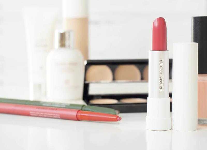 粉饼在化妆的哪一个步骤使用