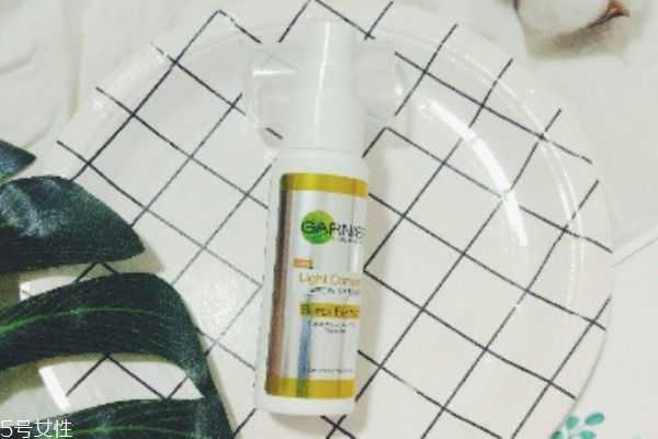 卡尼尔美白精华白天能用吗 卡尼尔美白精华白天能用吗