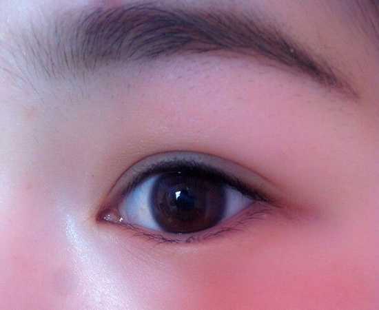 内双眼皮画眼妆技巧 先画眼妆还是先贴双眼皮贴