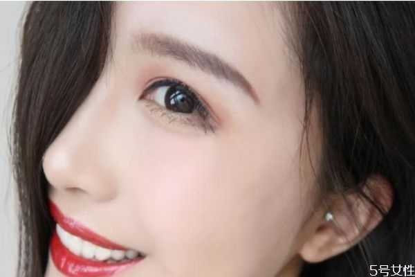 眼睛小带美瞳能显大吗？为什么带美瞳眼睛会大