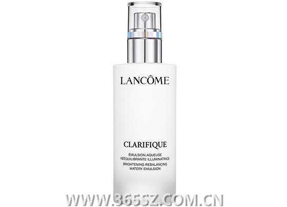 为什么每天都要保湿护肤呢？