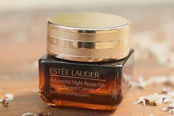 雅诗兰黛小棕瓶眼霜怎么辨别真假 雅诗兰黛小棕瓶眼霜怎么辨别真假