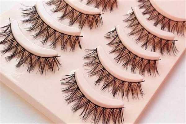 假睫毛对真睫毛有危害吗 假睫毛对真睫毛有危害吗