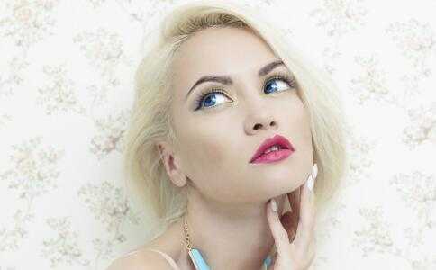 定妆喷雾真的能定妆吗