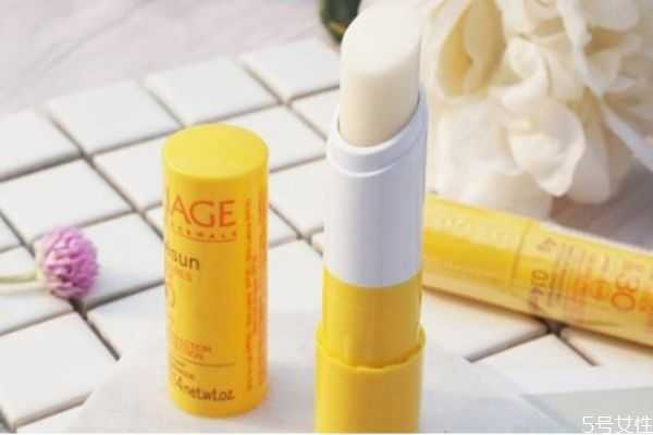 润唇膏打开后保质期一般多久 润唇膏打开后保质期一般多久