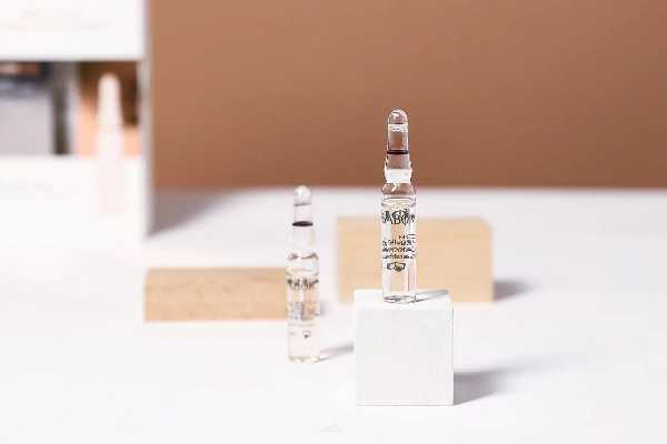 安瓶精华液和精华液的区别