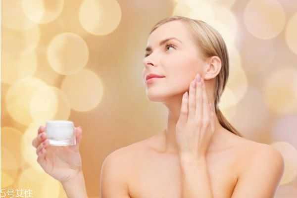 20岁女生用什么护肤品好