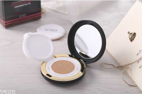 气垫和bb霜一起用吗?气垫和bb霜先用哪个 气垫和bb霜一起用吗?气垫和bb霜先用哪个