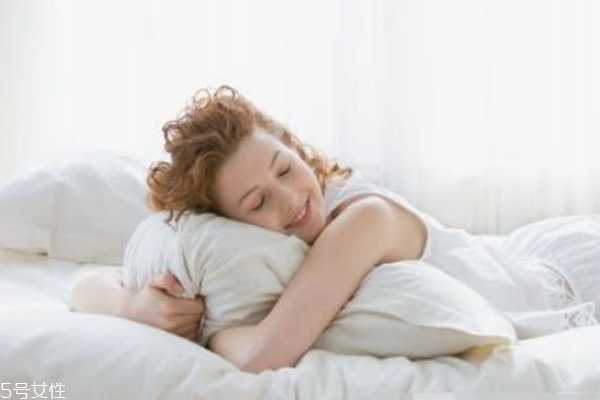 天生皮肤黑怎么全身变白