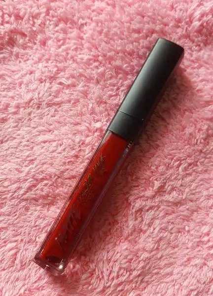 使用染唇液之前需要去除角质吗