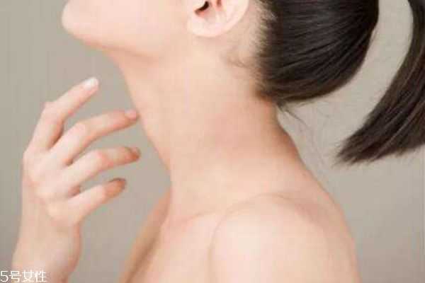 颈纹怎么可以快速消除呢