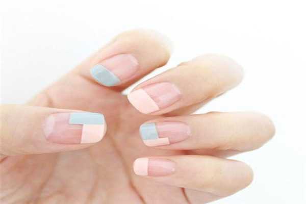 美甲是先封层还是先加固?美甲做法顺序 美甲是先封层还是先加固?美甲做法顺序