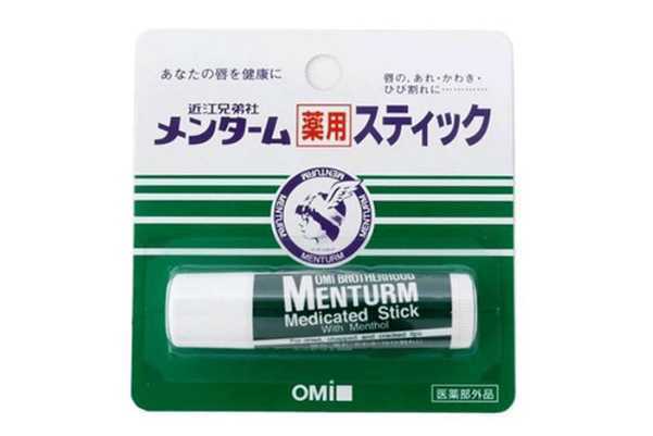 口红打底用什么润唇膏 口红打底用什么润唇膏