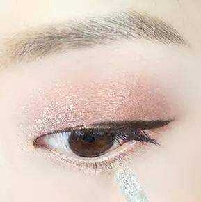 3款适合单眼皮的眼妆画法，拯救手残党！ 