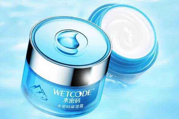 保湿霜晚上睡觉可以用吗 保湿霜可以代替水乳吗