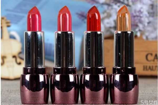经常涂有色唇膏好吗?涂变色唇膏要卸妆吗 经常涂有色唇膏好吗?涂变色唇膏要卸妆吗