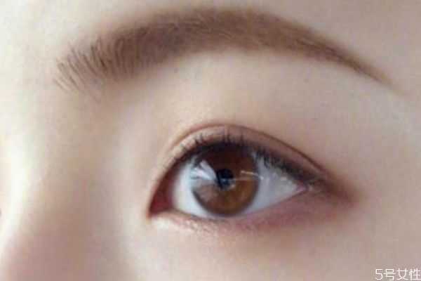 裸妆眼影用什么颜色？裸妆怎么画眼影