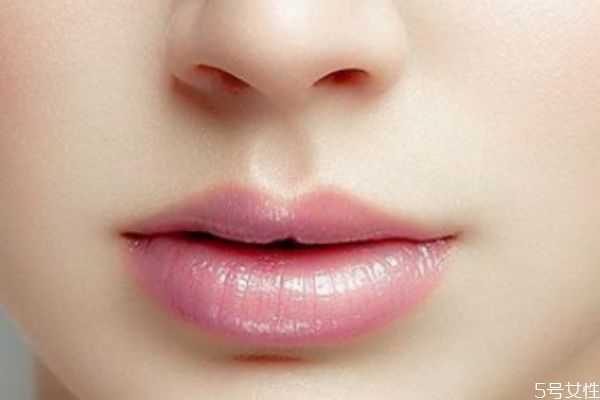 唇部护理怎么做?秋冬季如何护理唇部