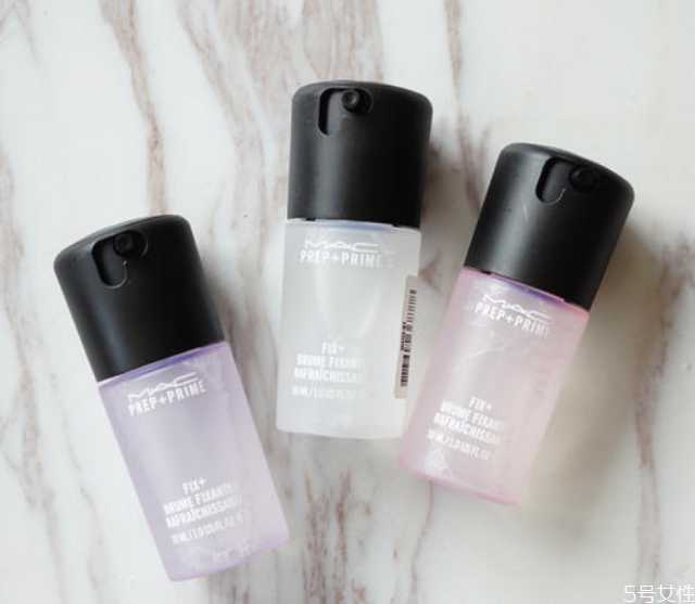 爽肤水喷雾可以定妆吗 爽肤水喷雾可以定妆吗