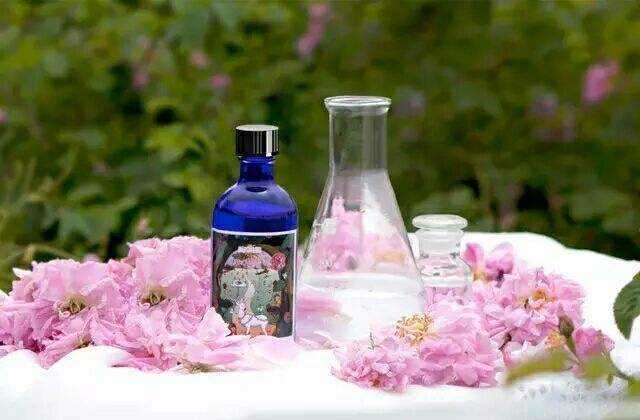 纯露用完要洗脸吗？