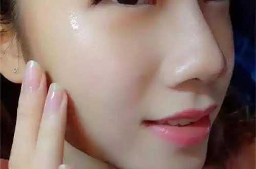 淡妆需要涂腮红吗 淡妆需要涂腮红吗