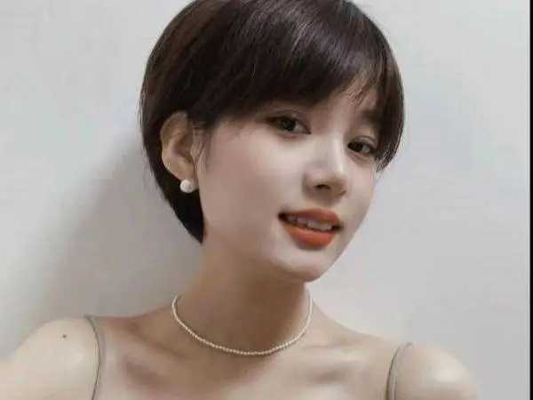 瓜子脸适合的发型有哪些?距离变美就差这个发型 瓜子脸适合的发型有哪些?距离变美就差这个发型