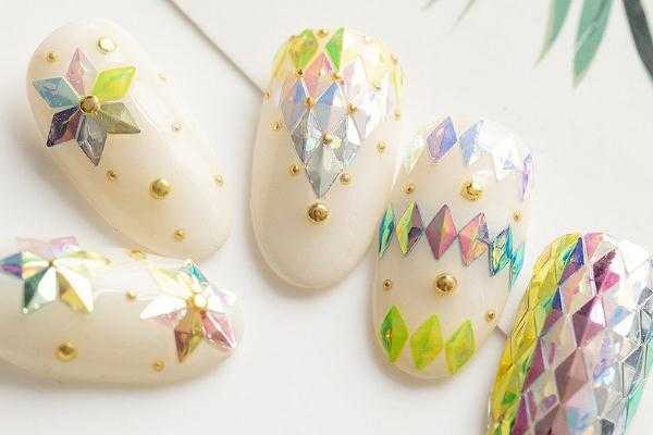 美甲贴片能保持多长时间 美甲贴片怎么取下来