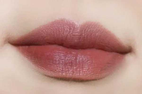 不同年龄段用什么颜色口红最好看 不同年龄段用什么颜色口红最好看
