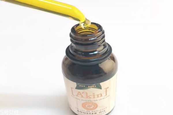 用完玫瑰果油还要用精华吗 玫瑰果油有哪些用法