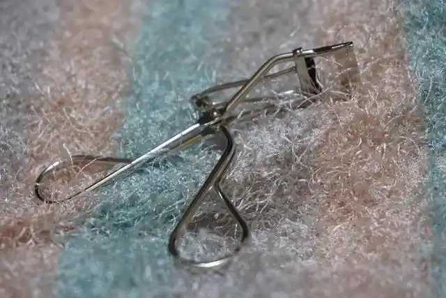 睫毛夹有必要买吗