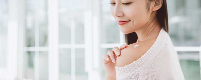 乳液可以当身体乳用吗 乳液可以当身体乳用吗