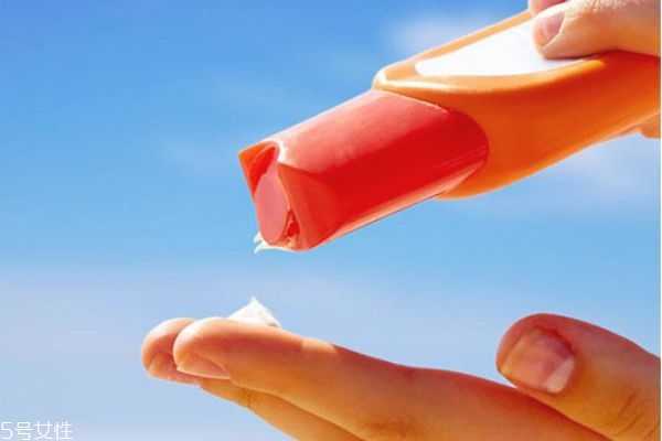 防晒霜呛眼睛怎么办 防晒霜呛眼睛怎么办