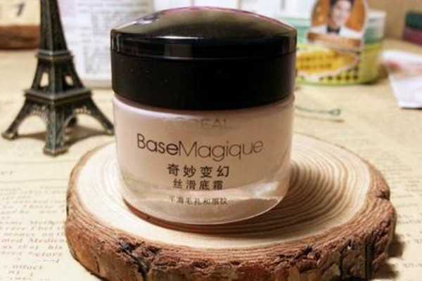 巴黎欧莱雅丝滑底霜使用方法 巴黎欧莱雅丝滑底霜效果好吗 巴黎欧莱雅丝滑底霜使用方法 巴黎欧莱雅丝滑底霜效果好吗