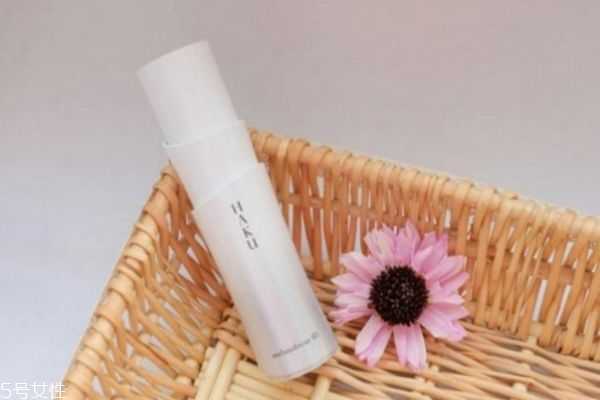 传明酸精华白天能用吗