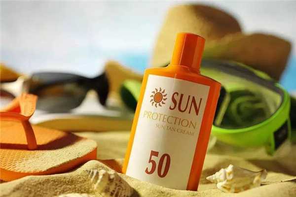 防晒霜出油是怎么回事？防晒霜出油还能用吗