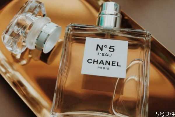 比较好闻的淡香型香水