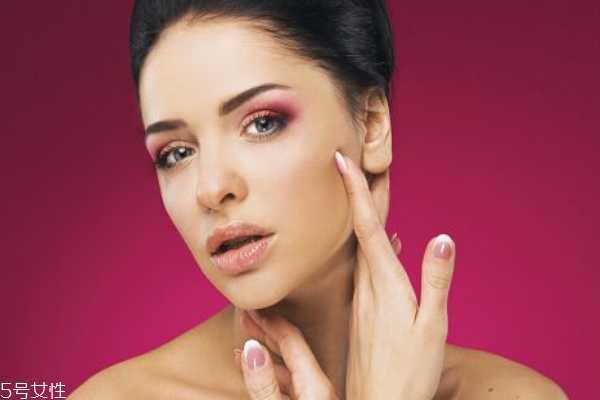 脸上长痘是排毒吗 脸上长痘是排毒吗