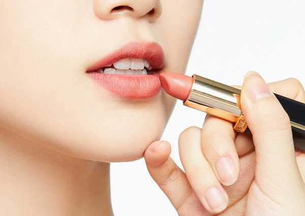 唇深涂什么颜色的口红好看 唇深涂什么颜色的口红好看