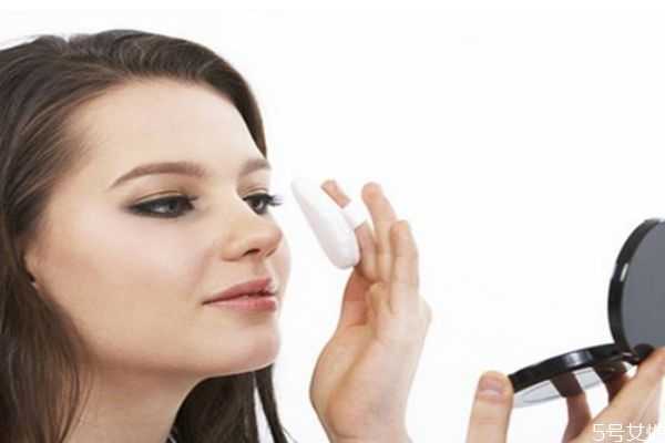 冬天用粉饼好还是散粉好