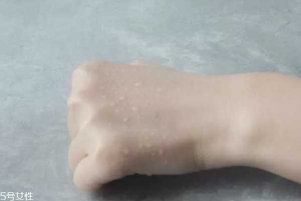 安耐晒aqua booster是什么意思 安耐晒aqua booster