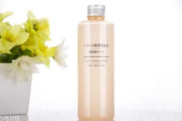 化妆水和卸妆水有什么区别