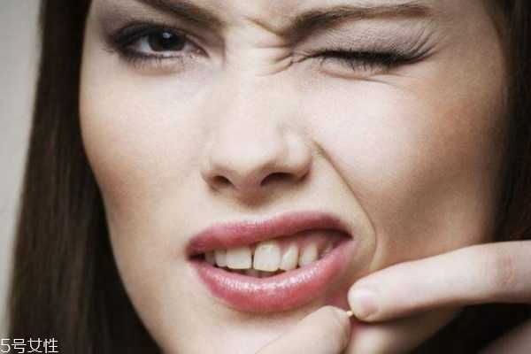 下巴反复长痘痘怎么治 下巴反复长痘痘怎么治