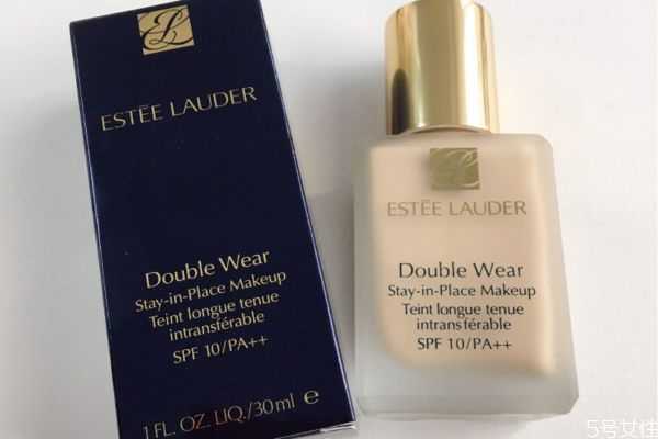 补妆可以用不是一个牌子的粉底液么?补妆还用粉底液吗 补妆可以用不是一个牌子的粉底液么?补妆还用粉底液吗