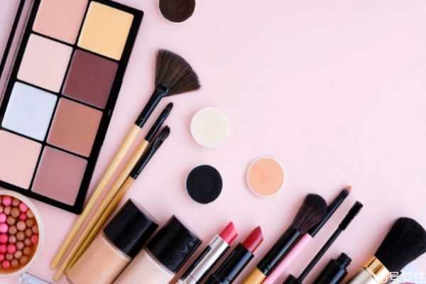 防晒粉饼怎么用？防晒霜和粉饼使用顺序