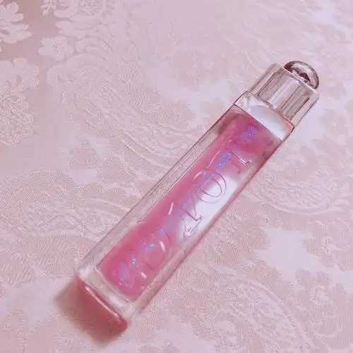 唇彩能提亮唇色吗 唇彩能提亮唇色吗