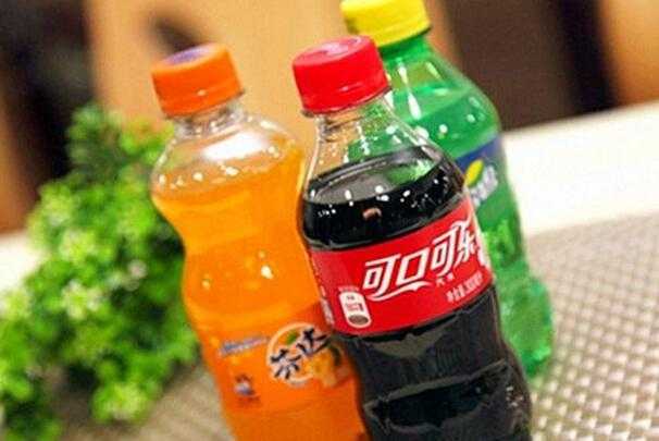 经常喝可乐对身体有什么好处和坏处 经常喝可乐对身体有什么好处和坏处