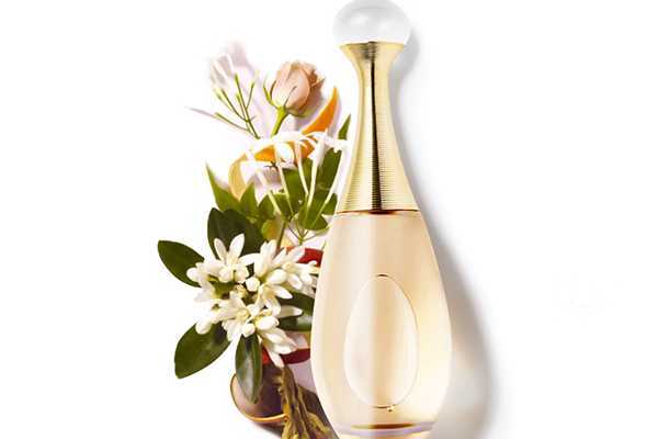 迪奥真我浓香和花漾淡香哪个好闻 迪奥真我浓香和花漾淡香哪个好闻