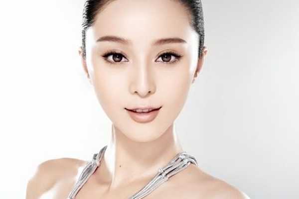 年轻人眼袋严重怎么办