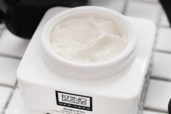 奥伦纳素豆腐霜白天可以用吗